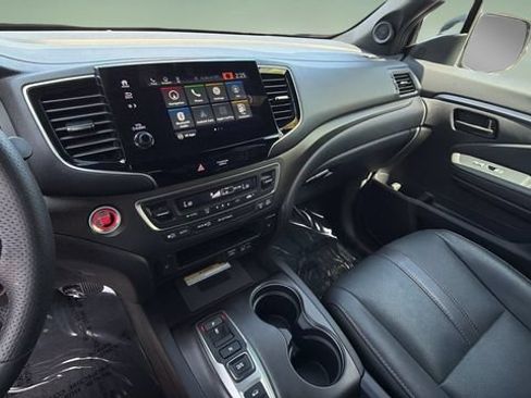 Used 2023 Honda Passport TrailSport image 28