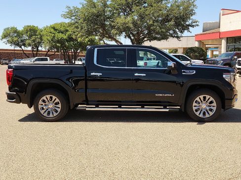 Used 2024 GMC Sierra 1500 Denali w/ Technology Package AWD/4WD image 5