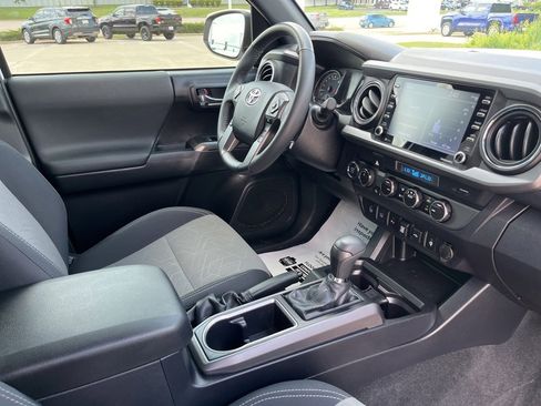 Certified 2022 Toyota Tacoma TRD Off-Road w/ Technology Package image 19