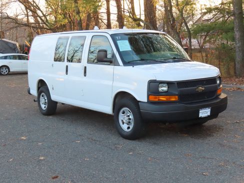 Used 2015 Chevrolet Express 2500 image 8