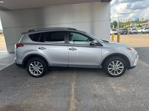 Used 2018 Toyota RAV4 Limited image 5