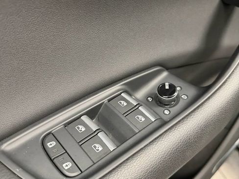 Used 2022 Audi Q8 Premium Plus w/ Premium Plus Package AWD/4WD image 20