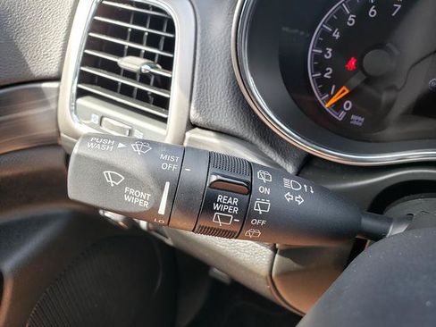 Used 2022 Jeep Grand Cherokee Laredo X AWD/4WD image 25