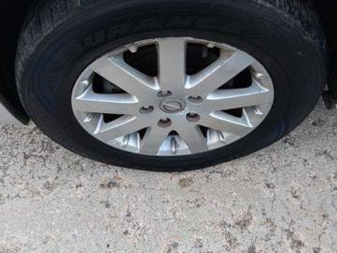 Used 2011 Chrysler Town & Country Touring-L w/ Entertainment Group #2 image 10