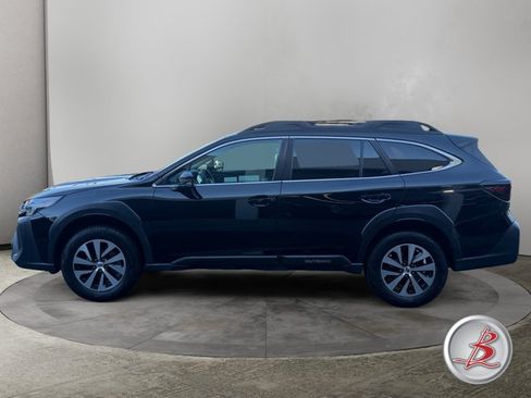 Used 2023 Subaru Outback Premium AWD/4WD image 4