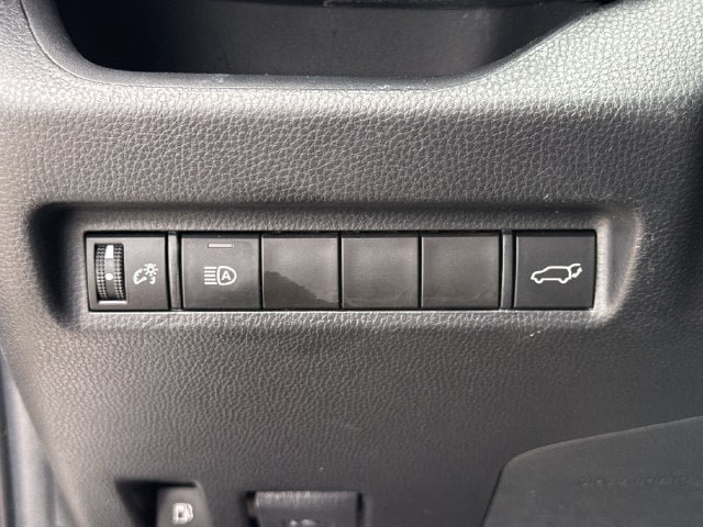 Used 2022 Toyota RAV4 XSE AWD/4WD image 25