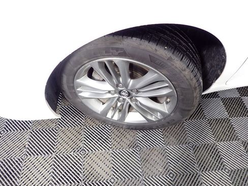 Used 2016 Toyota Camry SE image 34