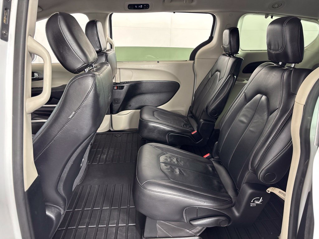 Used 2022 Chrysler Pacifica Touring-L AWD/4WD image 26