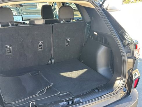 Used 2020 Ford Escape SE image 21