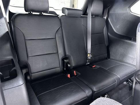 Used 2025 Buick Enclave Sport Touring w/ Power Package image 28