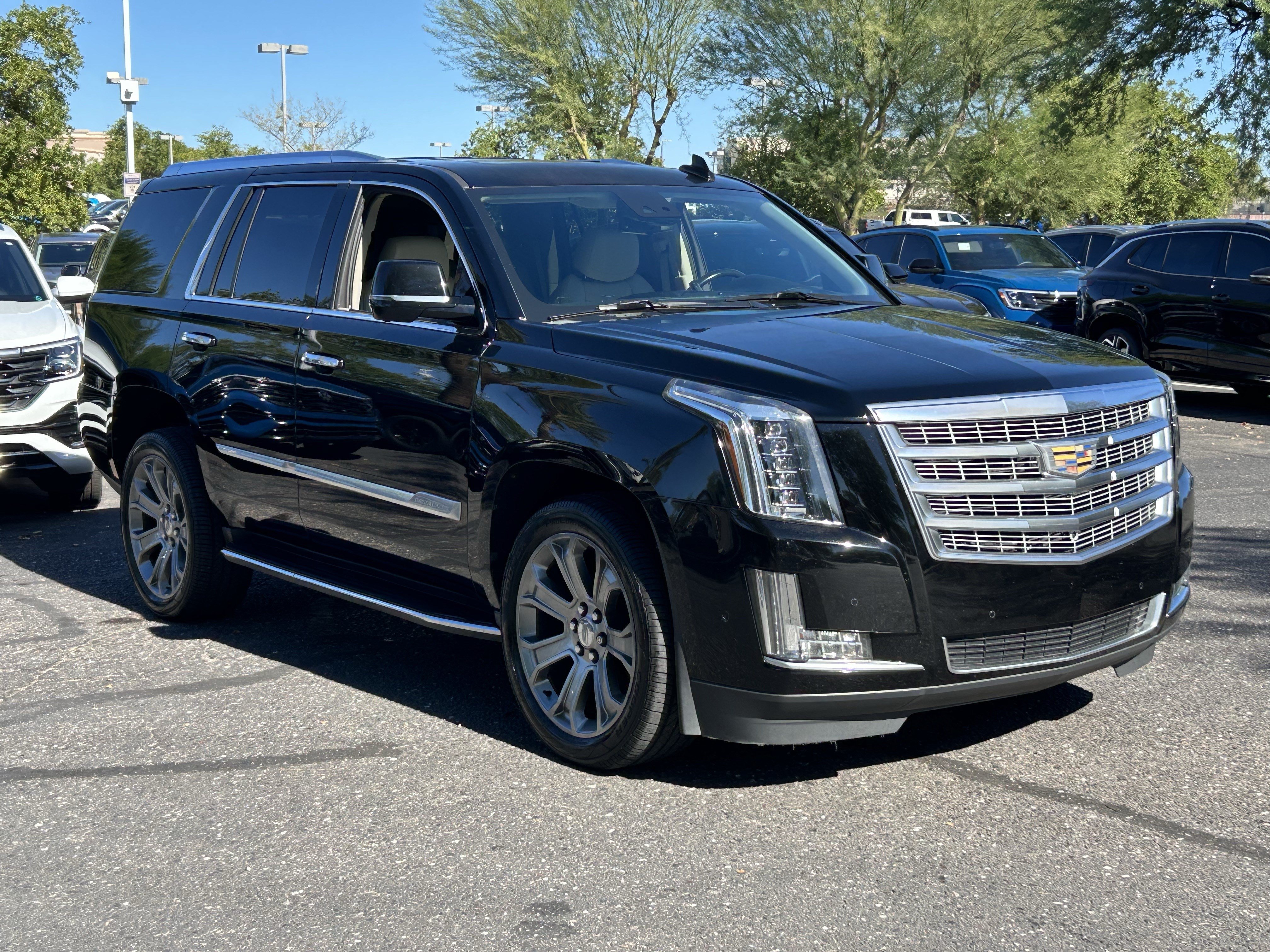Used 2020 Cadillac Escalade Luxury w/ LPO, Radiant Package AWD/4WD image 6