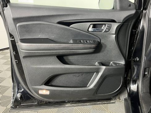 Used 2020 Honda Pilot Black Edition image 22