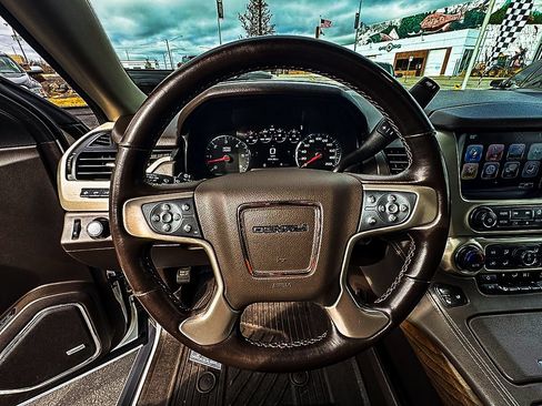 Used 2020 GMC Yukon Denali w/ Denali Ultimate Package AWD/4WD image 15