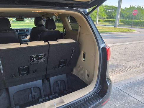 Used 2018 Kia Sedona SX FWD image 58