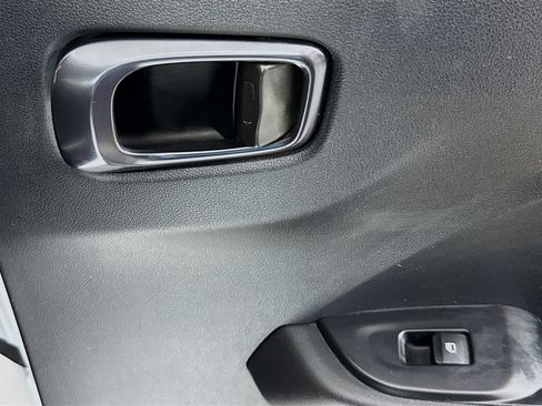 Used 2026 Hyundai Venue SEL FWD image 29