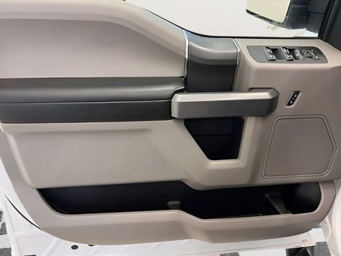 Used 2019 Ford F150 XLT w/ Equipment Group 302A Luxury AWD/4WD image 13