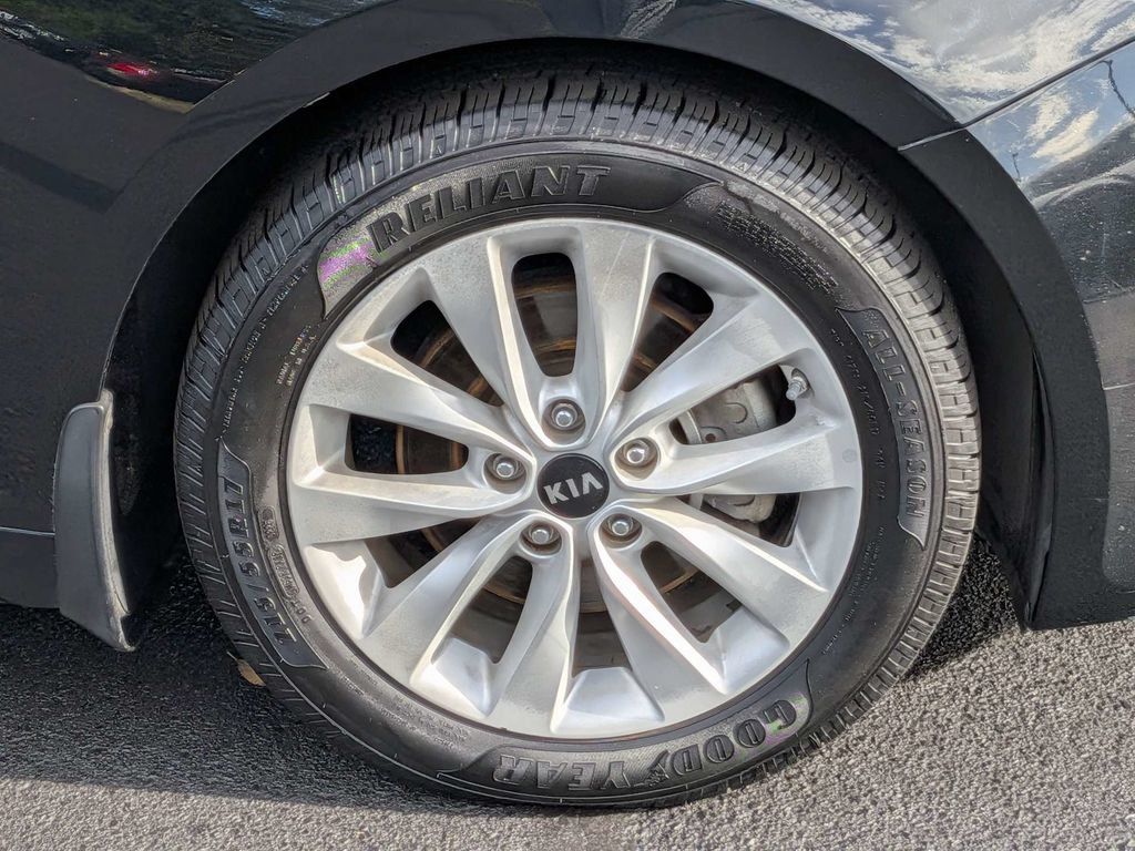 Used 2017 Kia Optima EX w/ Premium Package FWD image 11