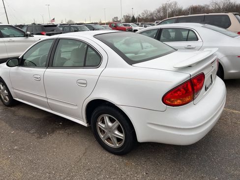 Used 2004 Oldsmobile Alero GL image 9