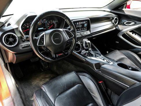 Used 2016 Chevrolet Camaro SS RWD image 3