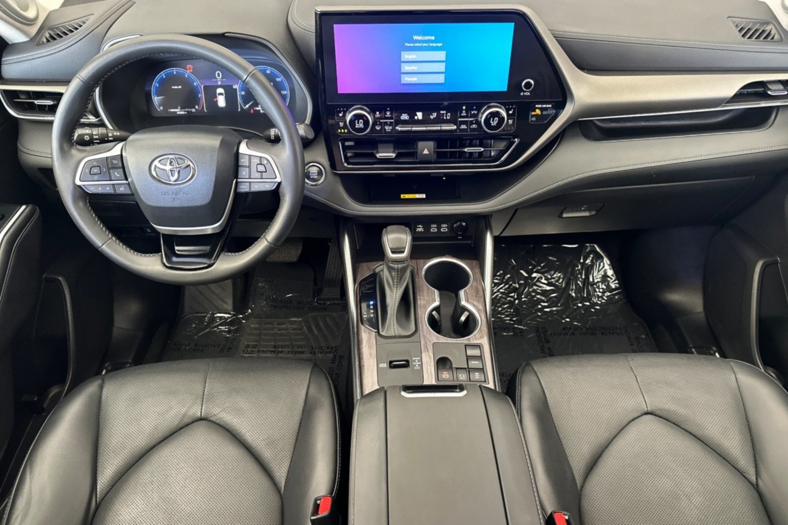 Used 2023 Toyota Highlander Limited FWD image 12