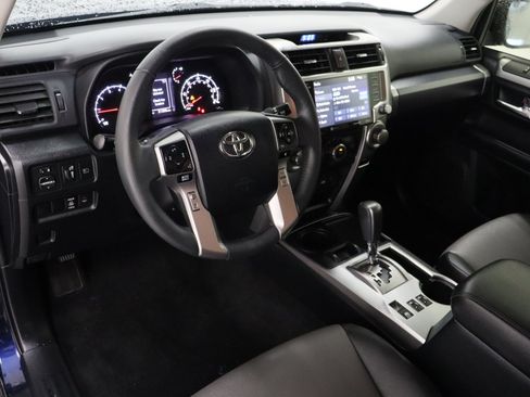Used 2022 Toyota 4Runner SR5 Premium w/ Moonroof Package RWD image 13