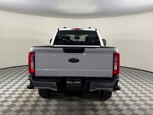 Used 2025 Ford F250 XLT w/ FX4 Off-Road Package AWD/4WD image 9