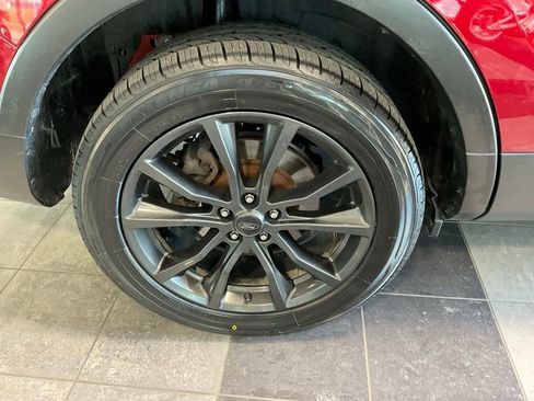 Used 2018 Ford Explorer XLT w/ Equipment Group 202A image 6