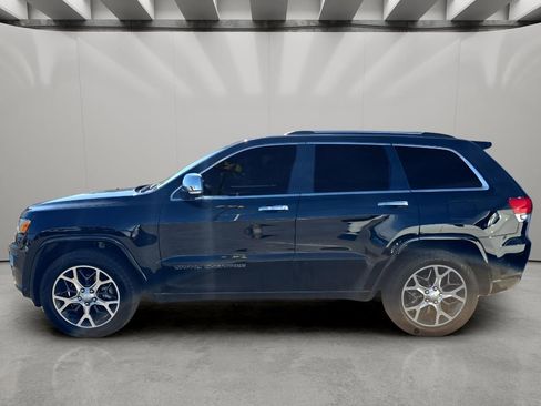 Used 2019 Jeep Grand Cherokee Overland image 2