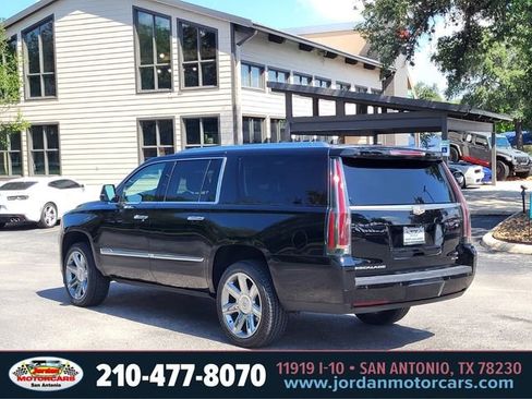 Used 2019 Cadillac Escalade ESV Premium Luxury RWD image 3