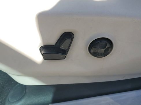 Used 2019 Chrysler Pacifica Touring-L Plus image 18