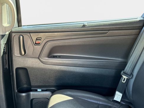 Used 2021 Honda Odyssey EX-L image 11