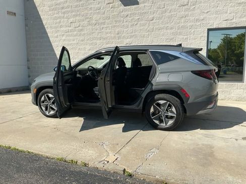 Certified 2025 Hyundai Tucson SEL AWD/4WD image 13