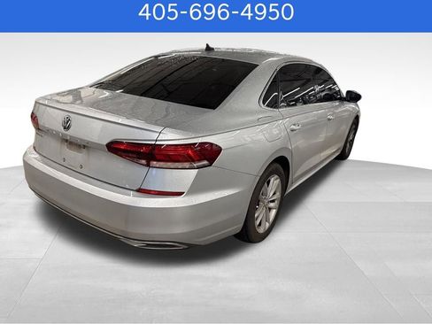 Used 2020 Volkswagen Passat 2.0T SE FWD image 3