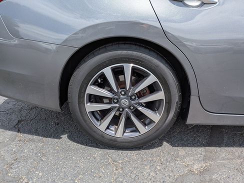 Used 2017 Nissan Altima 2.5 SV FWD image 11