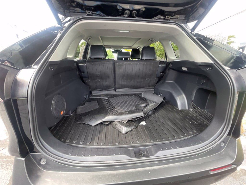 Used 2021 Toyota RAV4 Limited AWD/4WD image 25