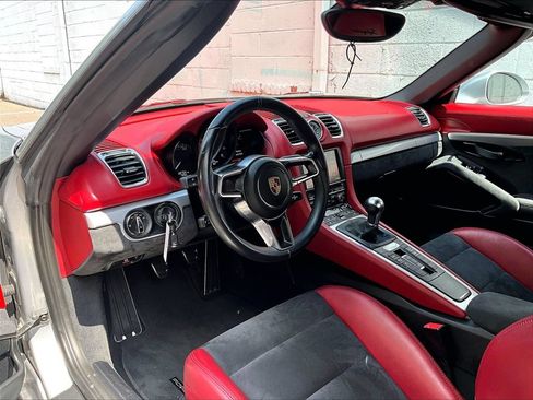 Certified 2016 Porsche Boxster Spyder RWD image 4