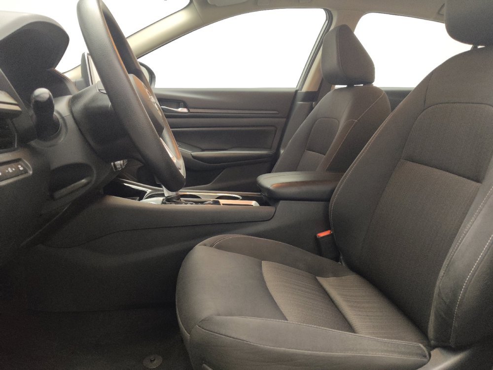 Used 2024 Nissan Altima 2.5 SV FWD image 17