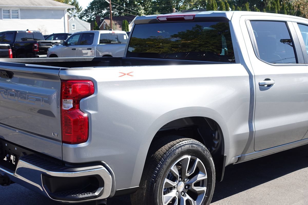 Used 2024 Chevrolet Silverado 1500 LT AWD/4WD image 13
