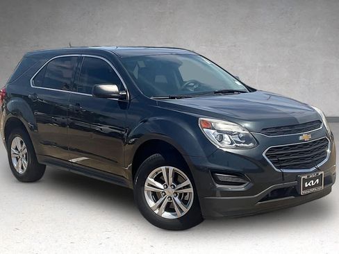Used 2017 Chevrolet Equinox LS FWD image 19