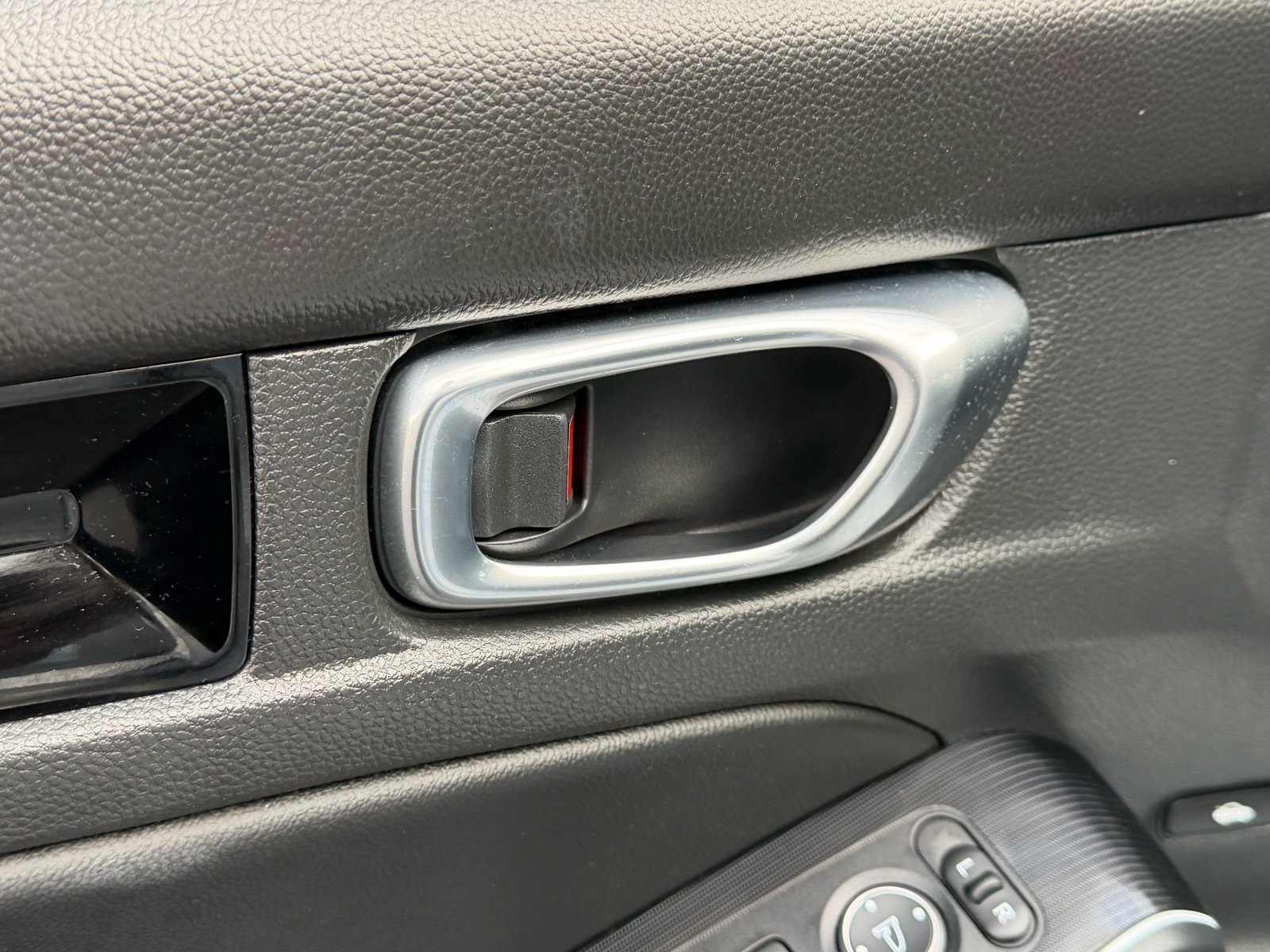 Used 2025 Honda Civic Sport image 26