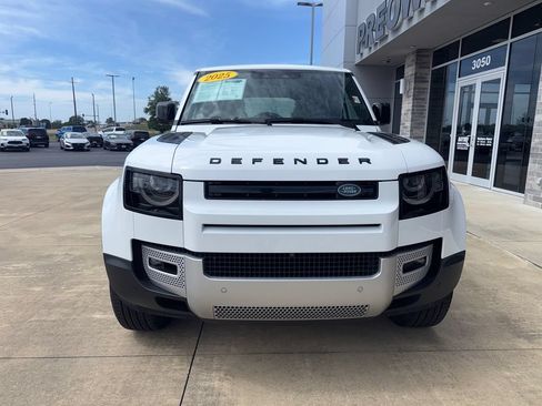 Used 2025 Land Rover Defender 110 S AWD/4WD image 4
