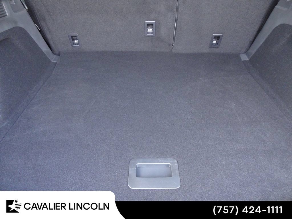 Used 2026 Lincoln Nautilus Premier AWD/4WD image 10
