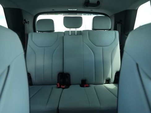 Used 2025 Hyundai Palisade SEL FWD image 28