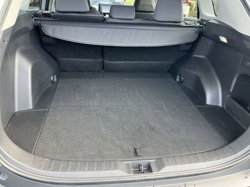 Used 2022 Toyota RAV4 XLE image 33