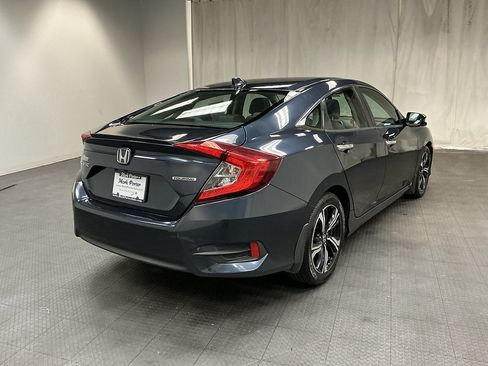 Used 2017 Honda Civic Touring image 5