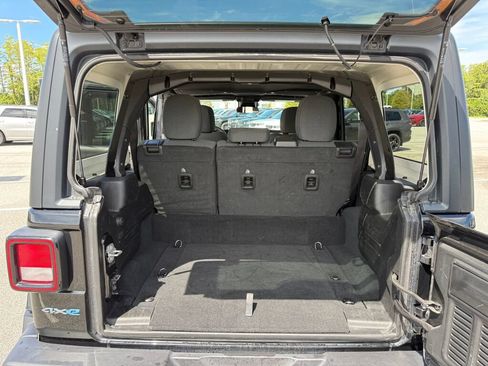 Used 2024 Jeep Wrangler Unlimited AWD/4WD image 35
