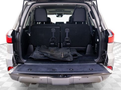 Used 2016 Lexus LX 570 4WD image 32