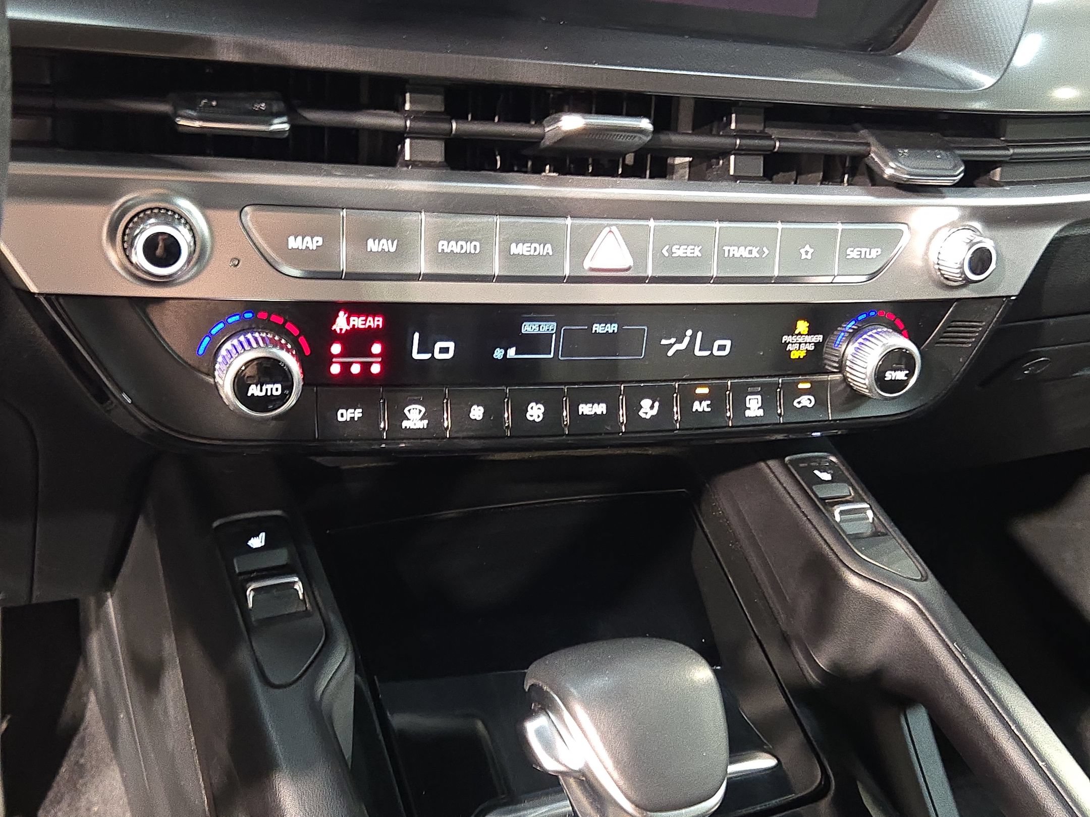 Used 2025 Kia Telluride S AWD/4WD image 32