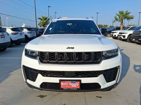 New 2026 Jeep Grand Cherokee L Laredo image 2