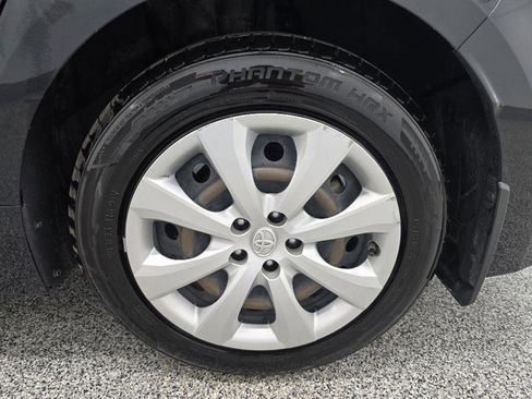 Used 2022 Toyota Corolla LE FWD image 31